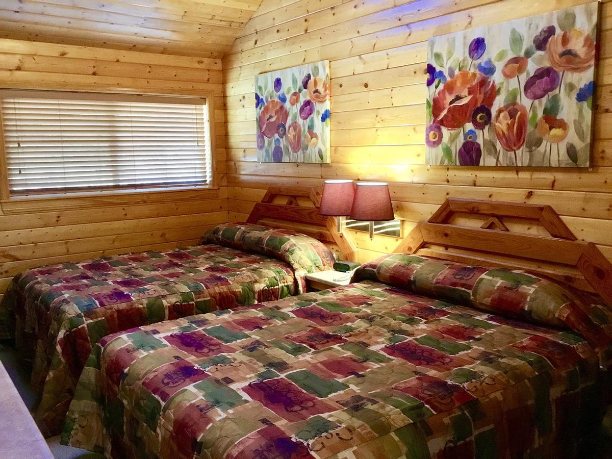 Giant Oaks Lodge Running Springs Esterno foto