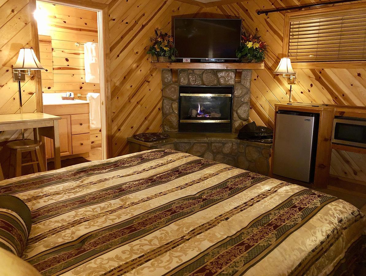 Giant Oaks Lodge Running Springs Esterno foto