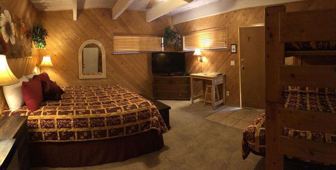 Giant Oaks Lodge Running Springs Esterno foto